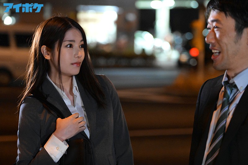 IPX-515 搭不上末班車住在同事女社員家中幹整晚的劇照11