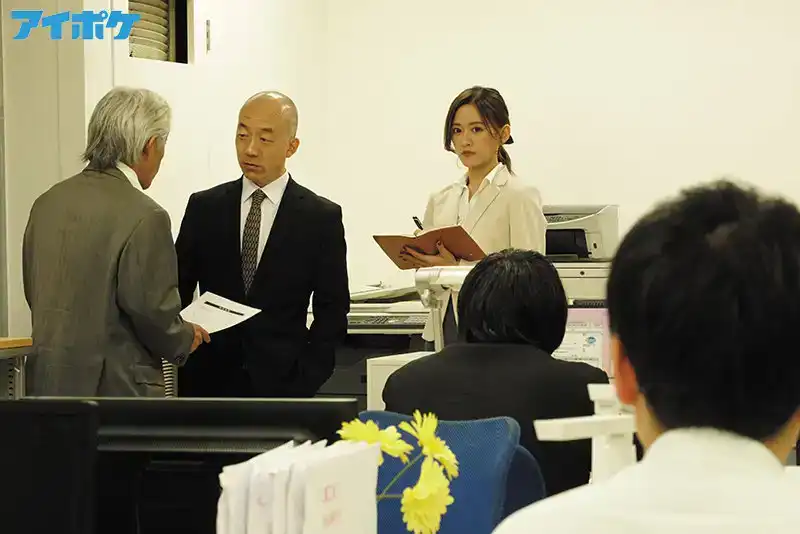 IPX-783 妻子在社長室工作中被中出… 與討厭的社長黏著接吻與連日連夜中出的人妻秘書 社長是異常性欲者的劇照11