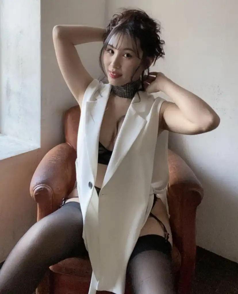柊木里音第14張寫真