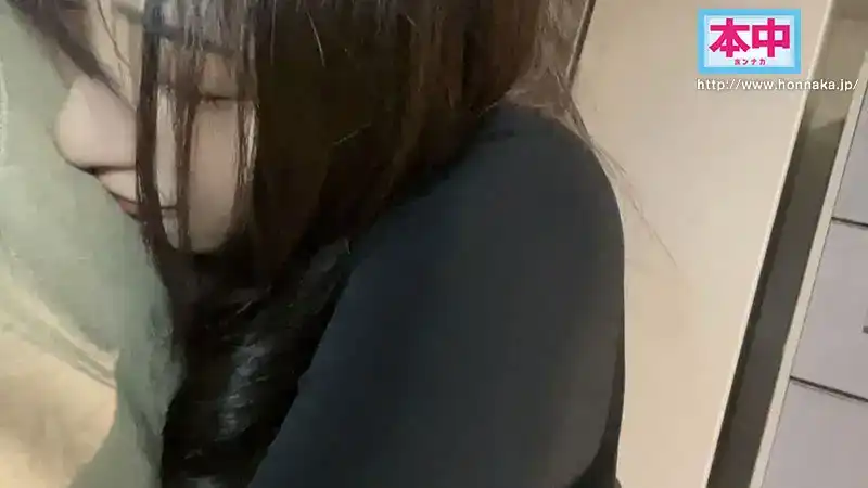 HMN-471 我要結婚了，瘋狂的婚前飯店內射做愛行為的劇照1