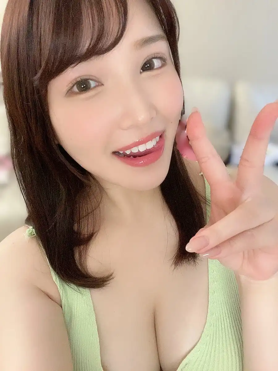 美波汐里第103張寫真