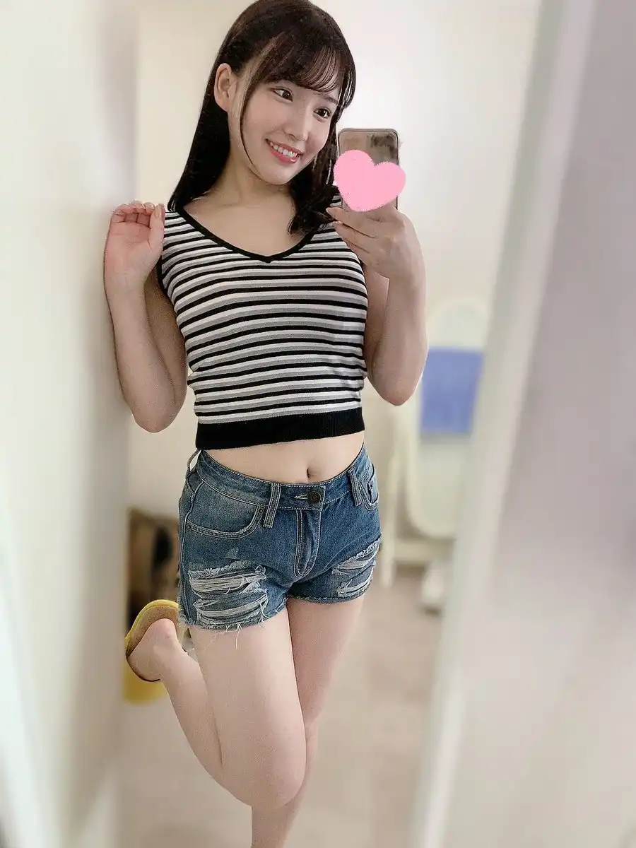美波汐里第100張寫真