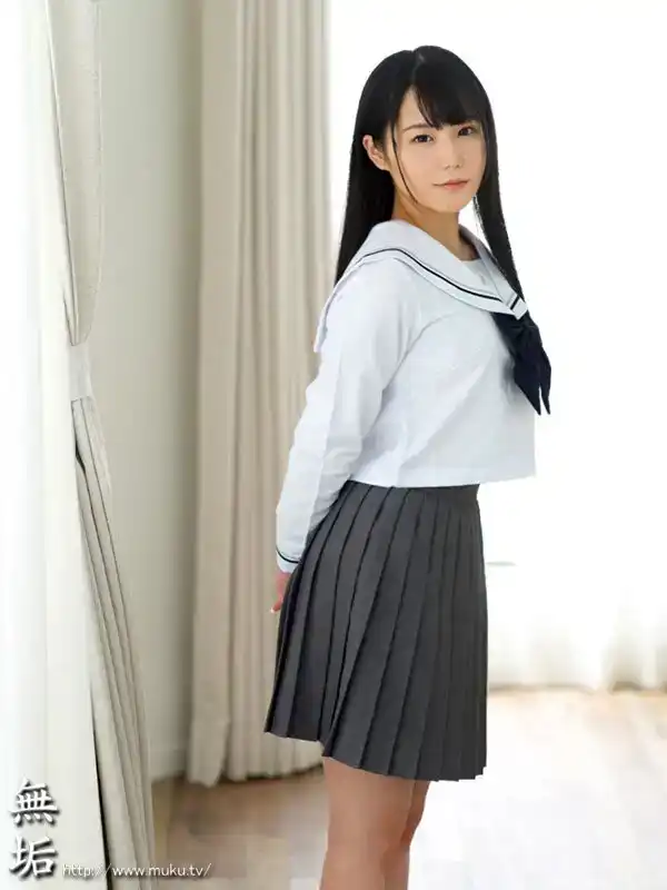 MUDR-241 新人出道~廣瀬好美 ~150cm発育Fcup美乳 喜欢老男人的天然少女。無垢専属 首次亮相 AV DEBUT的劇照10