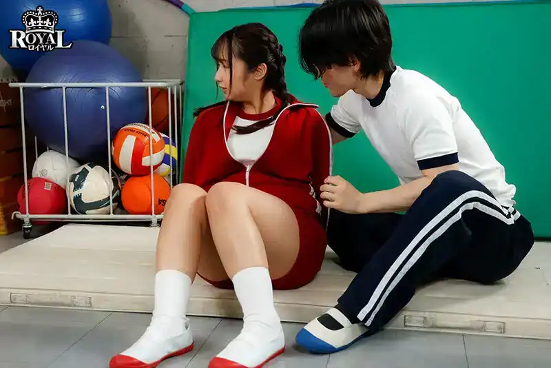ROYD-151 我同事是個奶子很大、表情悶悶不樂的女孩叫星野夏樹，她想成爲我的炮友的劇照2