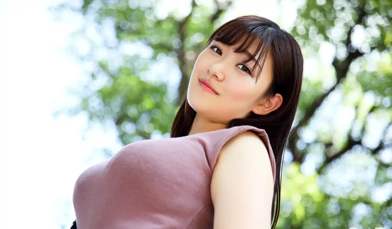小梅惠奈第50張寫真