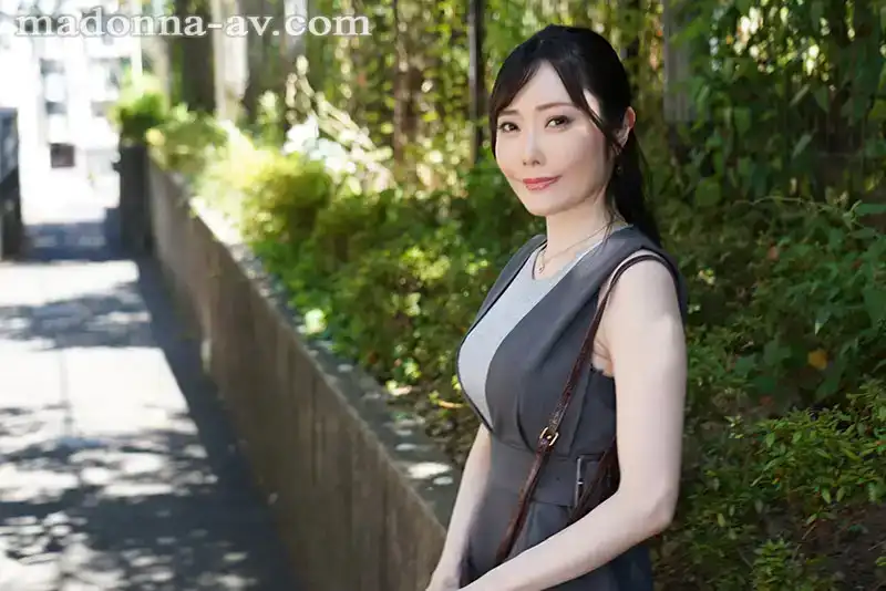 JUQ-524 新人登場 ~ 七瀬りく  一種難以接近的氣氛。真相是……一個能幹、想盡力而爲的已婚人妻的“聽話”真面目 首次亮相 AV DEBUT的劇照10