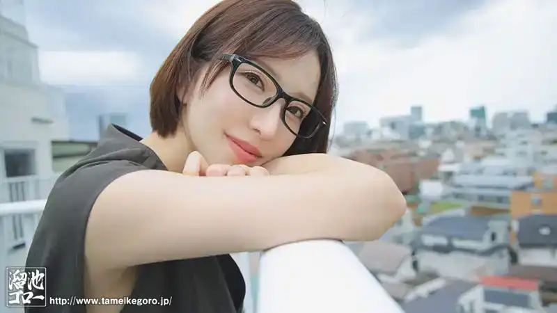 MEYD-884   新人夢實香苗，34歲，讓人無法移開視線的最佳女孩的劇照12