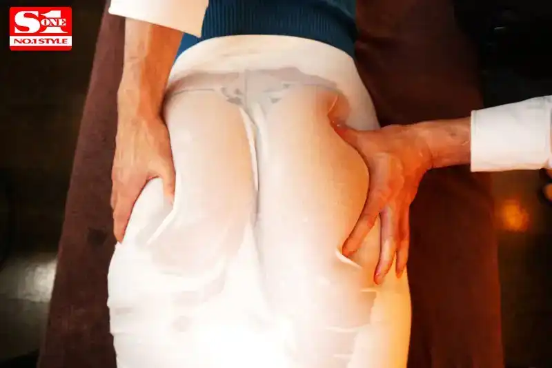SSNI-134   精油按摩院不脫衣服強暴豐滿大屁股老婆柳美憂
的劇照4