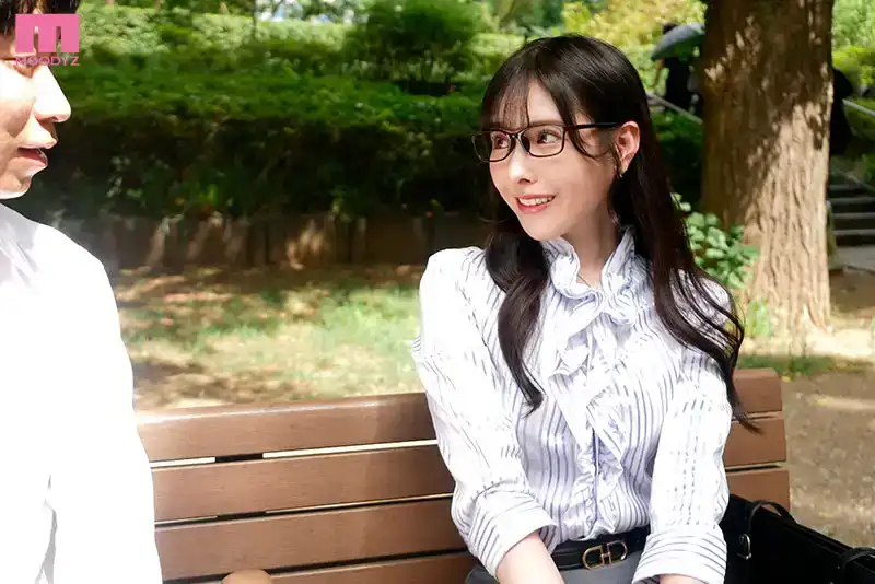 MIDV-623   無限射精 男性潮吹束縛 屈服於女班主任的誘惑，放學後就無法動彈，直到太陽升起，我被迫成爲20次射精的寵物 ~ 橋本有菜的劇照14
