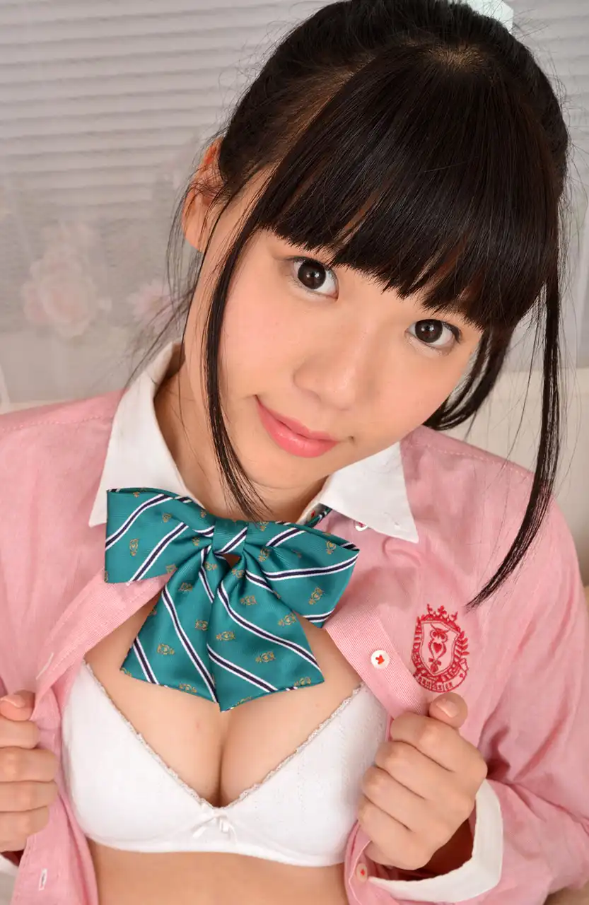 小高里保第80張寫真