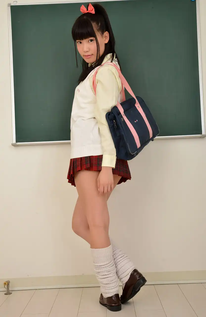 小高里保第356張寫真