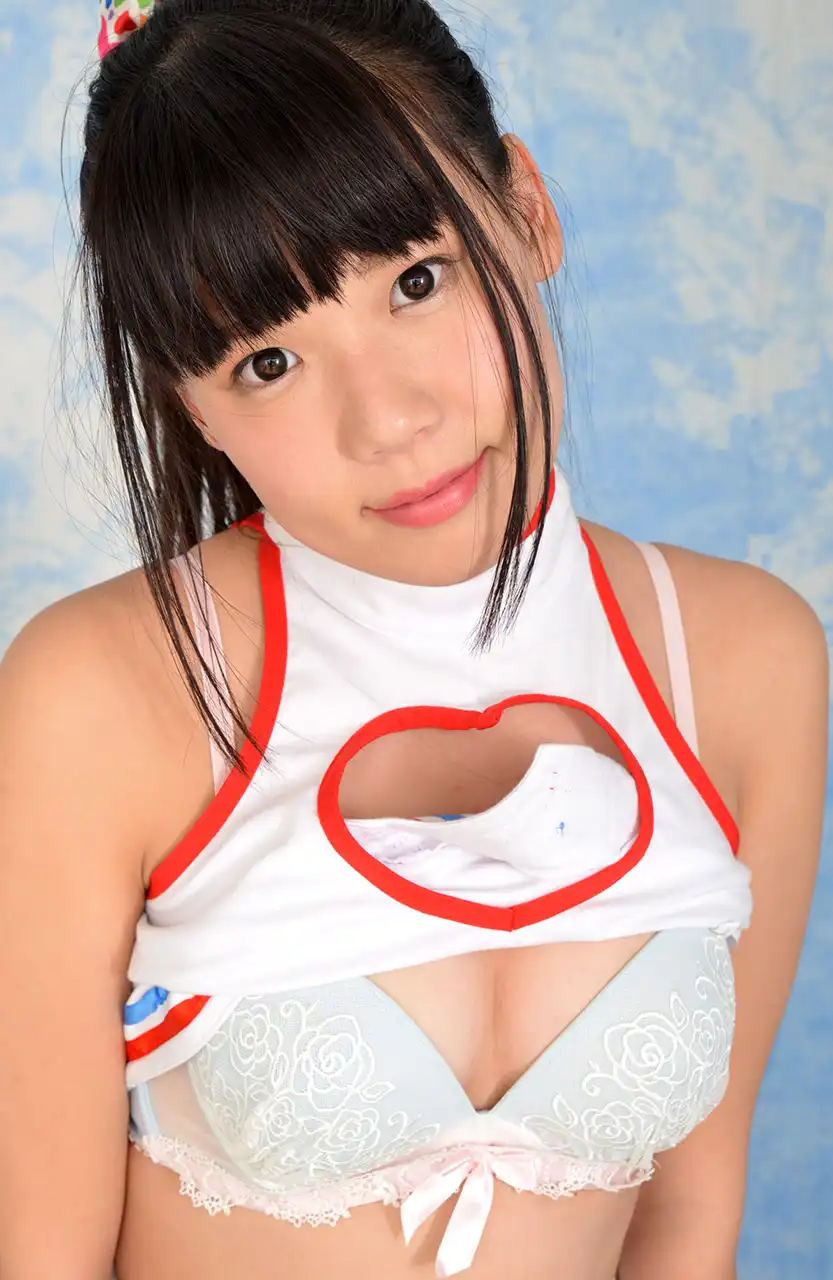 小高里保第53張寫真