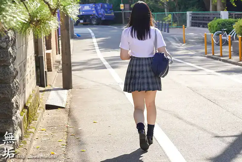 MUDR-267 叛逆期的素人少女在父母眼前和隔壁的老頭的同居生活 ~ 江澄ゆゆ的劇照10