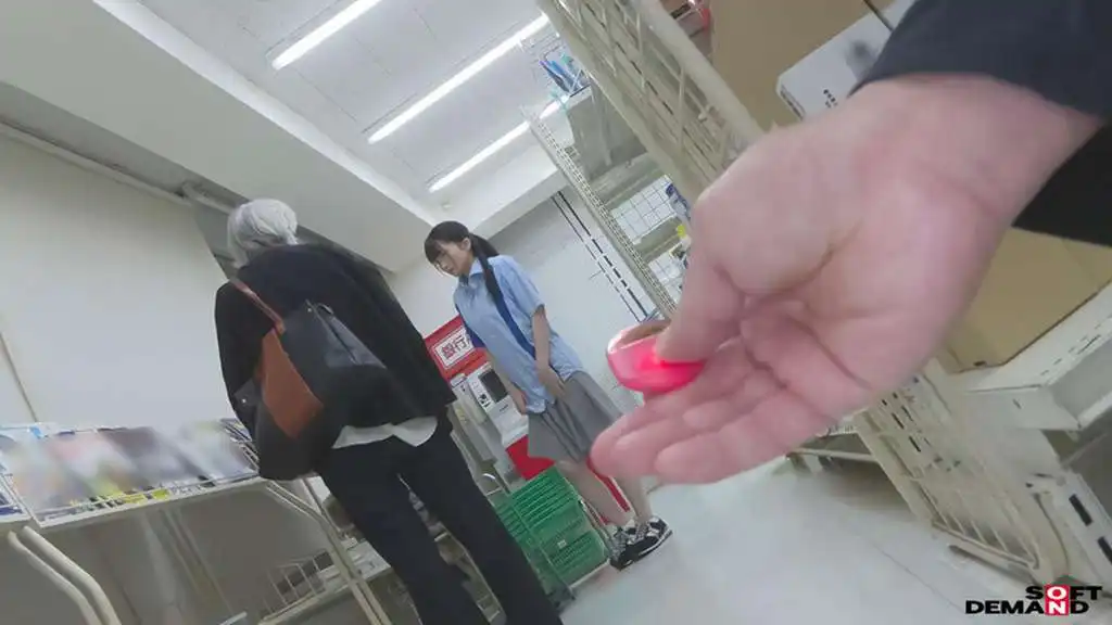 SDAM-112 讓對待客戶態度很差的便利店女孩好好的享受一下小便失禁的快感吧的劇照7