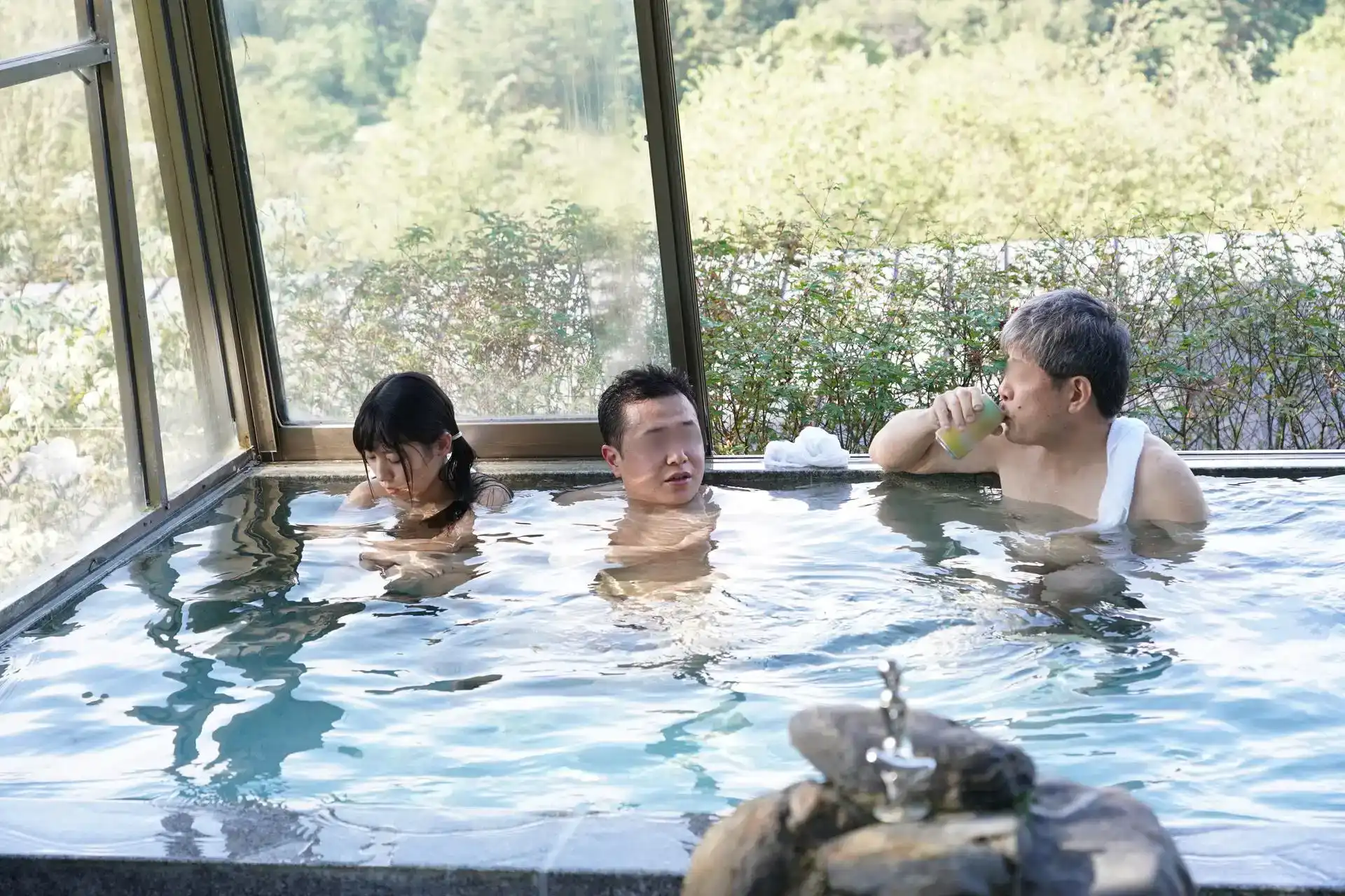 PIYO-195 男人的浪漫！尋找未開發的混浴溫泉……的劇照6