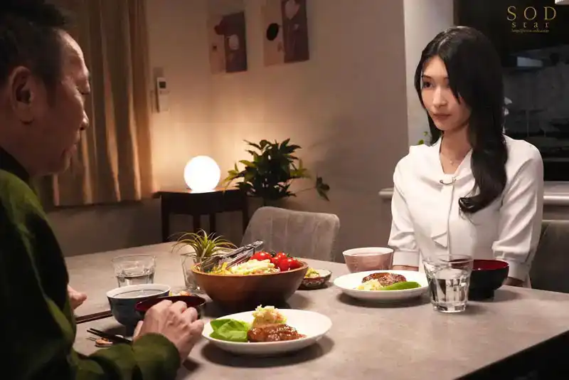 START-036 丈夫葬禮第二天，未亡人本莊鈴就被渣男公公強奸內射的劇照3