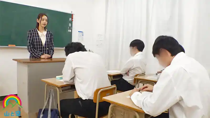 SORA-533 一個不想被人看見卻又喜歡暴露癖的女孩，爲了抓內衣小偷而赤身裸體地四處遊蕩，罪犯看到她全裸，並被可恥的快感所迷住。美咲佳奈的劇照9
