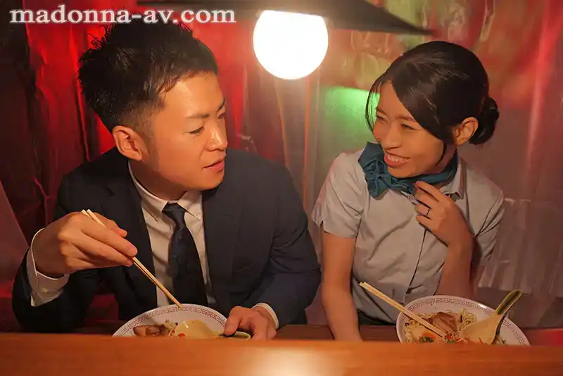 JUQ-734 和出差時認識的人妻CA意氣相投，在一個房間做愛一晚……浜辺栞帆的劇照10