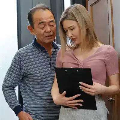 FSDSS-826 無法抗拒鄰居陰溼老頭的騷擾，被他不斷揉捏尖乳頭和陰蒂，下邊早就水流成河了 ! ~ 藤井蘭々的劇照10