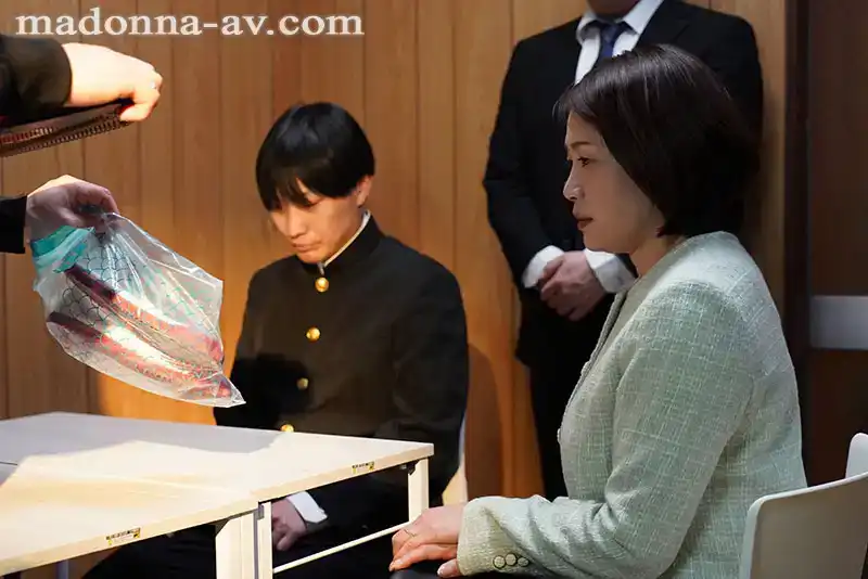 ROE-254 殉愛調教房 爲兒子犧牲自己身體的母親 ~ 友田真希的劇照9