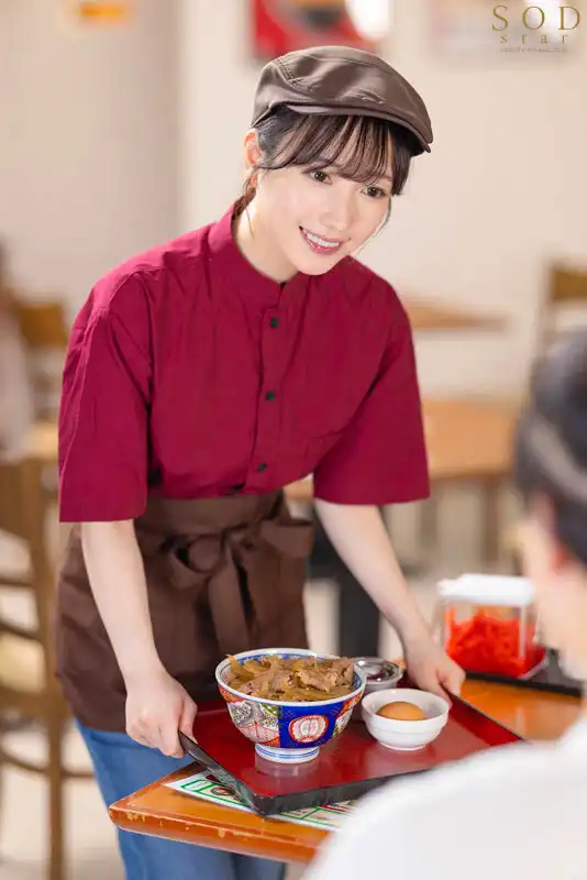START-108 在連鎖牛丼店打工的人妻，和兼職學生的毫無避孕手段的不倫中出 ~ 小湊四葉的劇照1