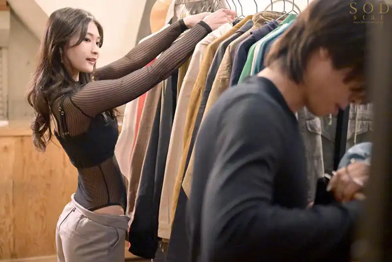 START-138 時尚性感服裝店員工，脫得一絲不掛誘惑顧客射精 ~ 本莊鈴的劇照11