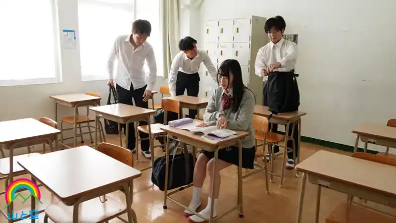 SORA-558 J系女孩敏感的乳頭被揉捏，無法克制，大量失禁……鬼畜深喉輪奸意識朦朧中的絕頂中出 ~ 菜月光的劇照19