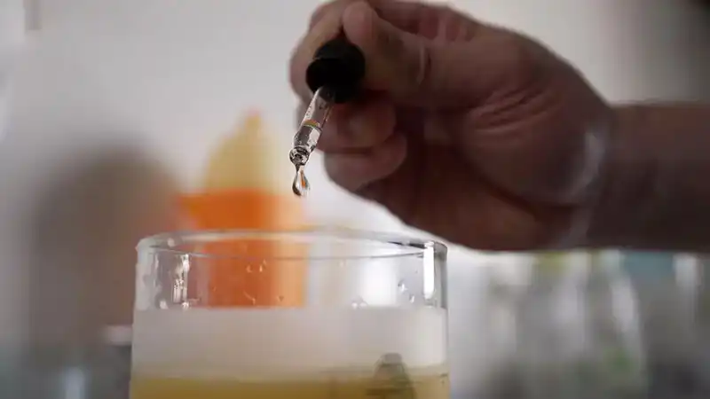 REAL-864 網遊認識的女學生，看上去文系清純實際一碰就潮噴 ~ 天馬唯 的劇照12