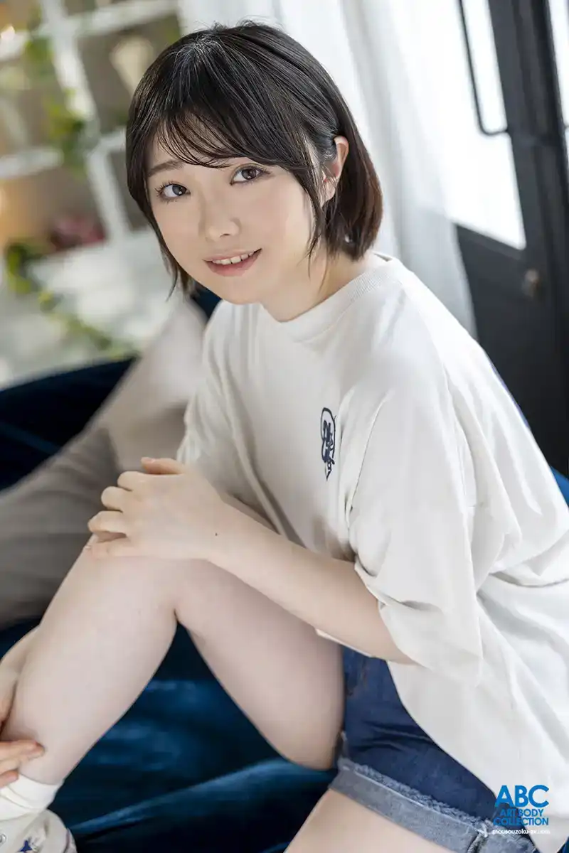 FOCS-220 新人AV出道 童顏美少女豐滿乳暈現役女子大生！喜歡麻將和中出 首次亮相 AV DEBUT ~ 鬆原ひな的劇照1