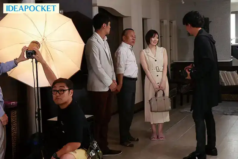 IPZZ-443 美人妻裸體模特 NTR 與上司羞恥做愛的人妻衝擊感的浮氣動畫流出 ~ 仲村美羽的劇照11