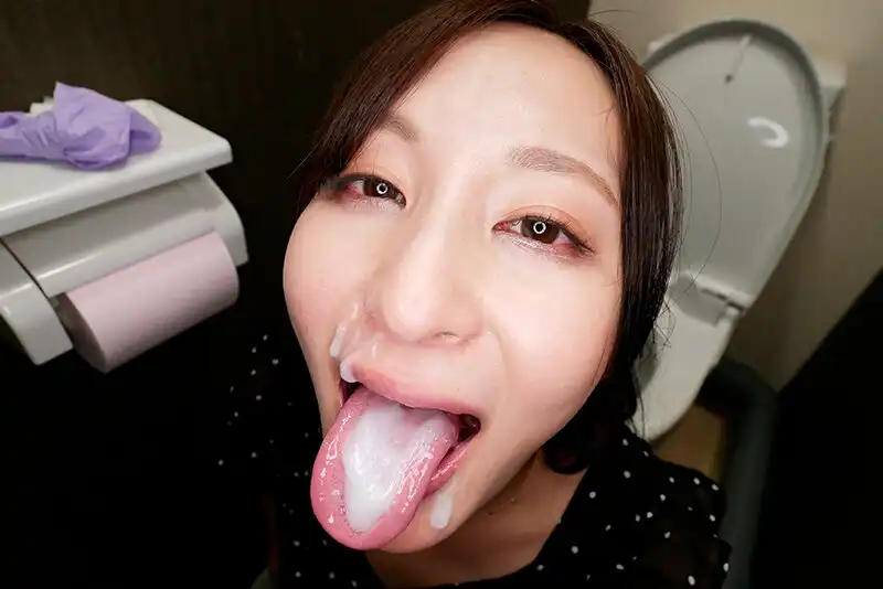 AKDL-298 【密着取材】咖啡館店員是個騷貨 顧客樣，如果不介意的話，可以讓我喝你的精液嗎？ 25歲 ~ 足立友梨的劇照8