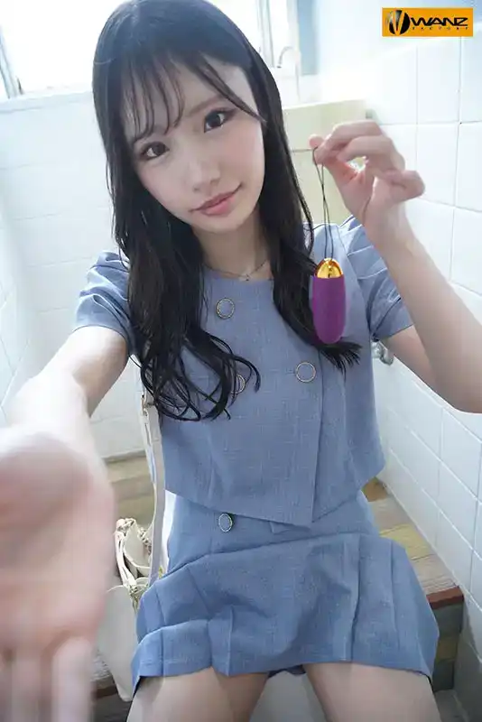 WAAA-433 禁欲巨乳纖細身材性欲狂野挑逗羞恥整天陰部溼透激烈約會 ~ 鈴之家鈴的劇照11