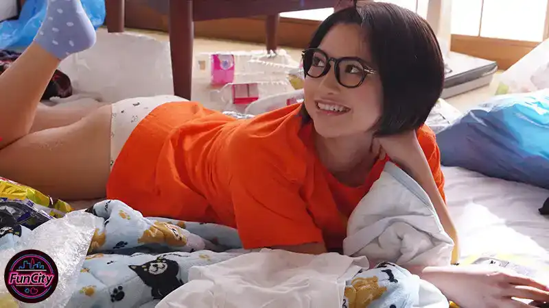 FJIN-043 總共10發中出才能拔出來！父母再婚後家裏新來的繼姐，是個無防備的喪宅女 ~ 天晴乃愛的劇照17