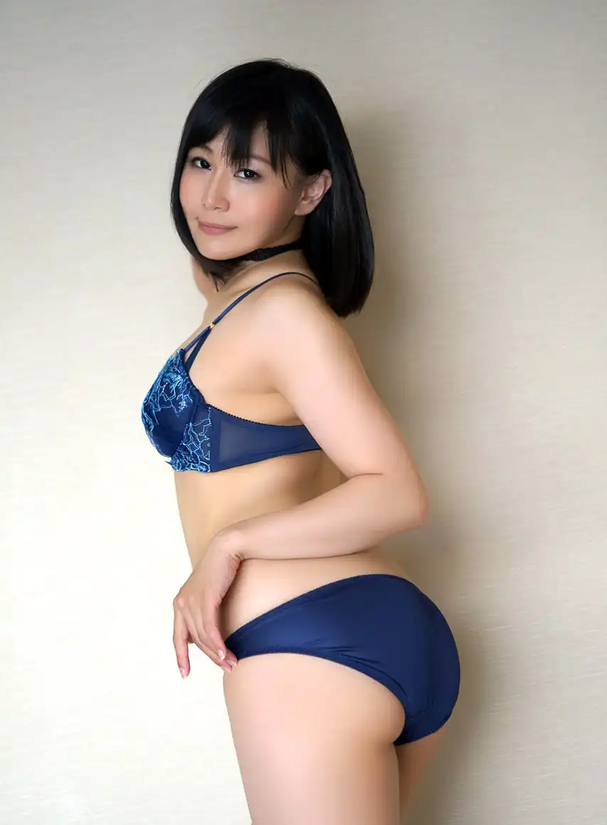 明里友香第168張寫真