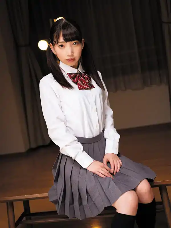 ZMAR-123 暴露蘿莉美少女的全部身體！ ~ 冬愛ことね的劇照2
