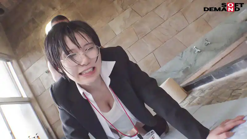 SDJS-225 夏AD，竭盡全力第一次業務上本番行爲（性）SOD女子社員 演出部 新卒2年目 石田律的劇照1
