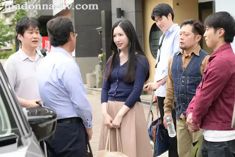 JUQ-994 會社溫泉之旅，整個部署全員都在輪奸人妻女員工，把她變成了一個完全的肉便器 ~ 朝日莉緒的劇照10