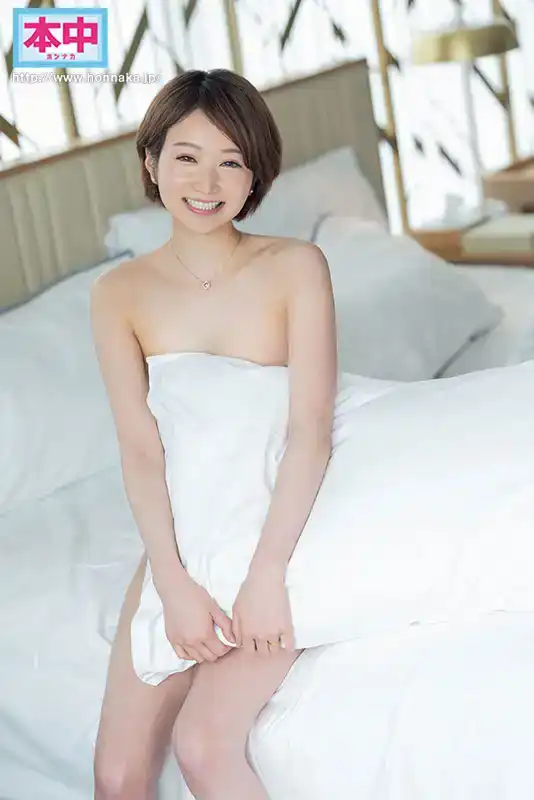 HMN-616 新人！首次亮相的小熟女。發現丈夫與20歲的女大學生有染，想要報復的美人妻同意內射 1日限定AV出道 ~ 相見京香的劇照9