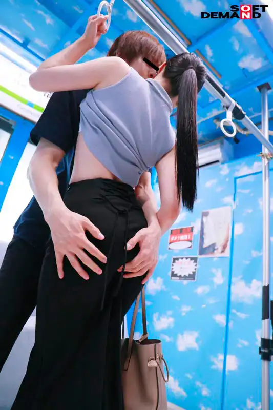 SDMM-185 魔鏡號之失禁列車 的劇照10