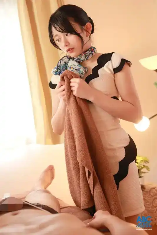 FOCS-230 當丈夫不在時，隔壁的變態襲擊了我在家裏開的美容院！美容師若妻，被不斷地高潮所吸引，被惡心的雞巴誘惑 ~ 北岡果林的劇照16