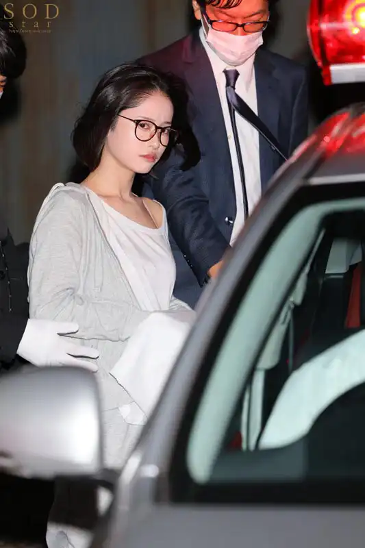 START-224 檢證。接觸了侵害男學生的女老師！禁欲三年後，這女人的性欲會瘋狂到什麼程度？~ MINAMO的劇照1