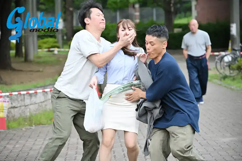 GARA-006 幸福的新婚若妻被絕叫凌辱輪奸！被逃出監獄的罪犯侵犯的地獄拉致4P ~ 末広純的劇照7