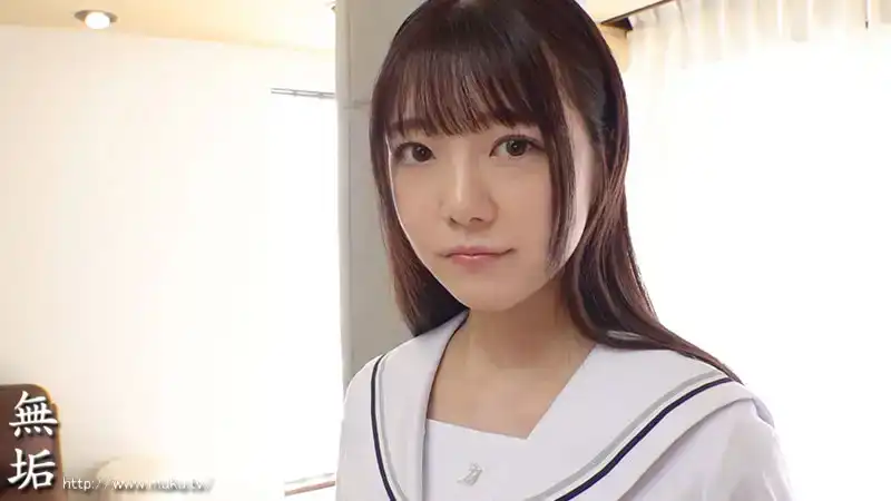 MUDR-298 新人出道！可愛的八重齒和JK制服，無垢164cm苗條美少女 首次亮相 AV DEBUT ~ 鬆山みなみ的劇照10