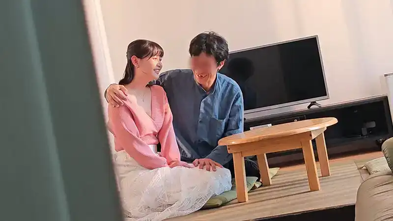 URKK-110 大人氣的足球節目的美女主持，是我小時候青梅竹馬的好友。從小就喜歡她，但她實際上是個人就可以上淫女 ~ 靜河的劇照16