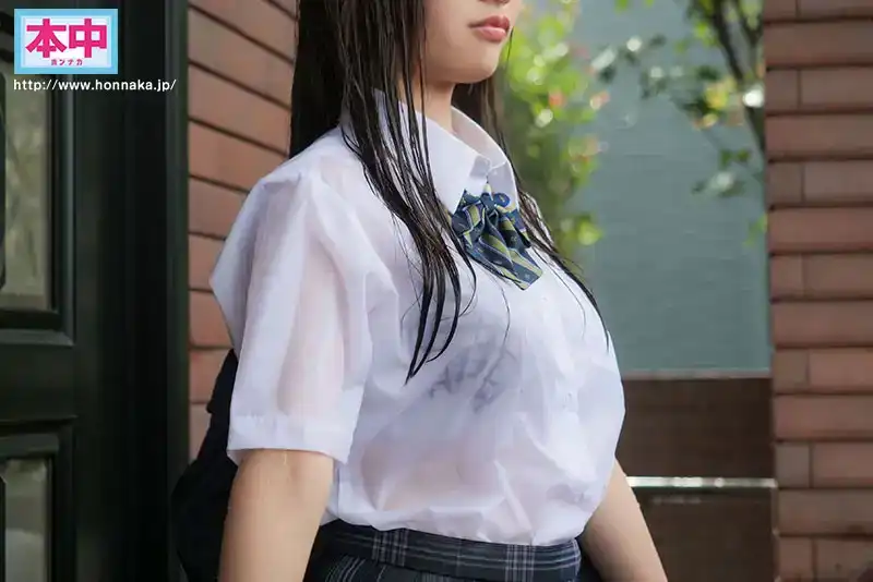 HMN-643 溼透的J系女孩在屋檐下避雨，被中出內射了 ~ 鈴之家鈴的劇照9