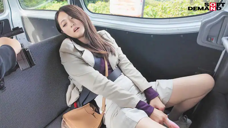 SDNM-506 我喜歡幫助別人。她在一家兒童餐廳做志願者。熱愛烹飪的30歲人妻。第2章：在當地情趣酒店的暴露和失禁。已婚人妻的性欲通過變態遊戲後徹底釋放 ~ 足立美緒的劇照15
