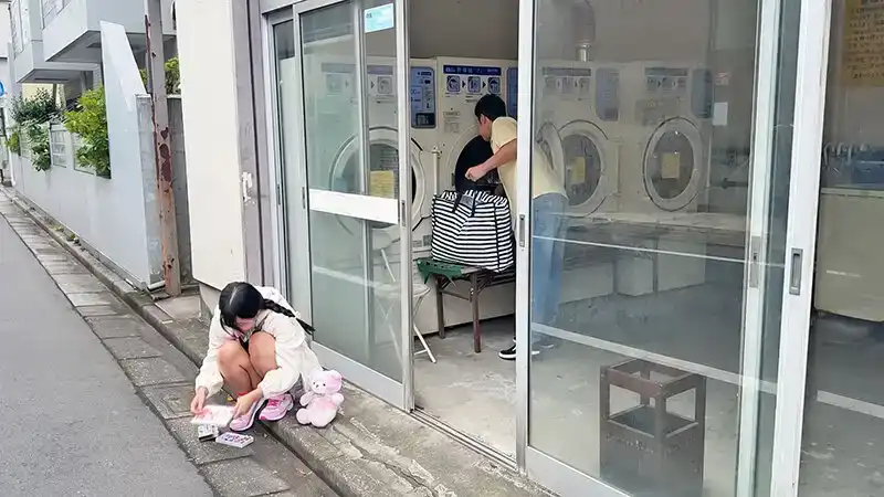 FSBK-006 小翹臀 自助洗衣店的棄女被電動棒狂挖後庭 巨穴崩壞貫通內射玩完就丟 ~ 生田りん的劇照15