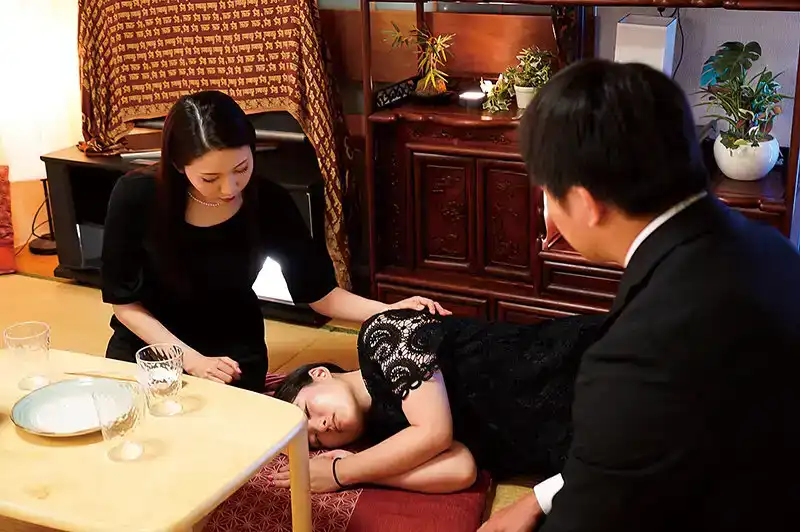 KSBJ-368 嶽母守寡後的第三年晚上，我情不自禁地擁抱了身着喪服的嶽母 ~ 妃光莉的劇照18