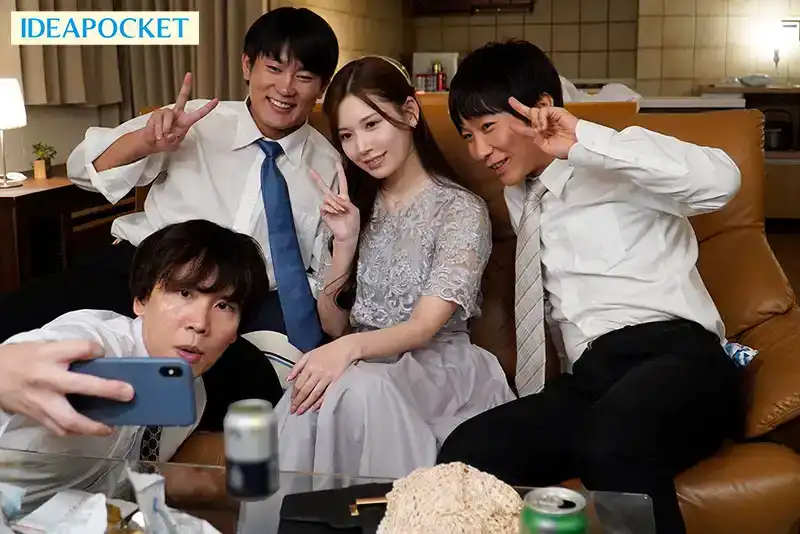 IPZZ-525 「大家一起操我吧！」 婚禮二次會宅飲，發情的騷未婚女要把所有男人吃幹抹淨，精液榨取狂潮！！ ~ 明裏紬的劇照11