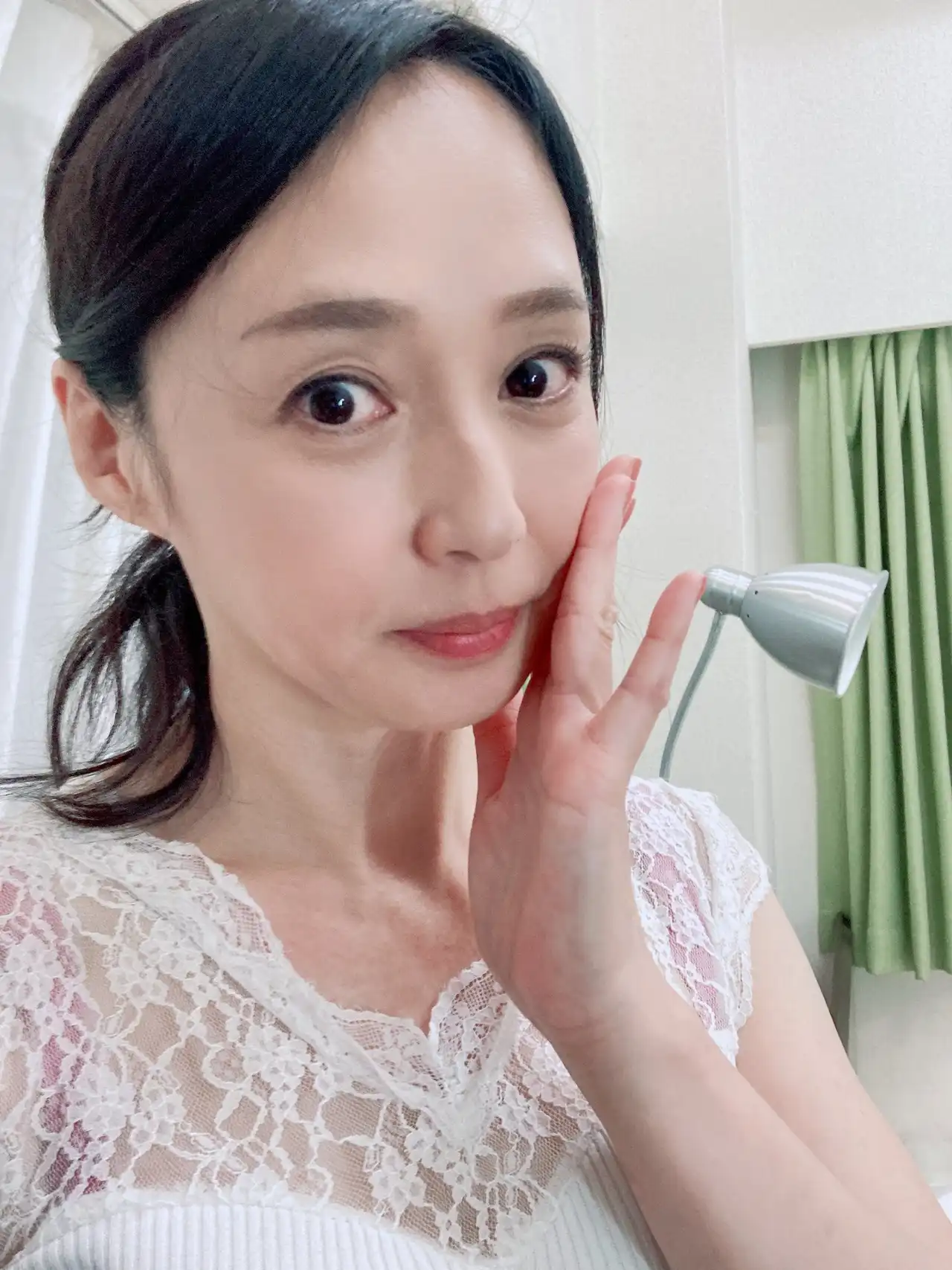 安野由美封面照片寫真